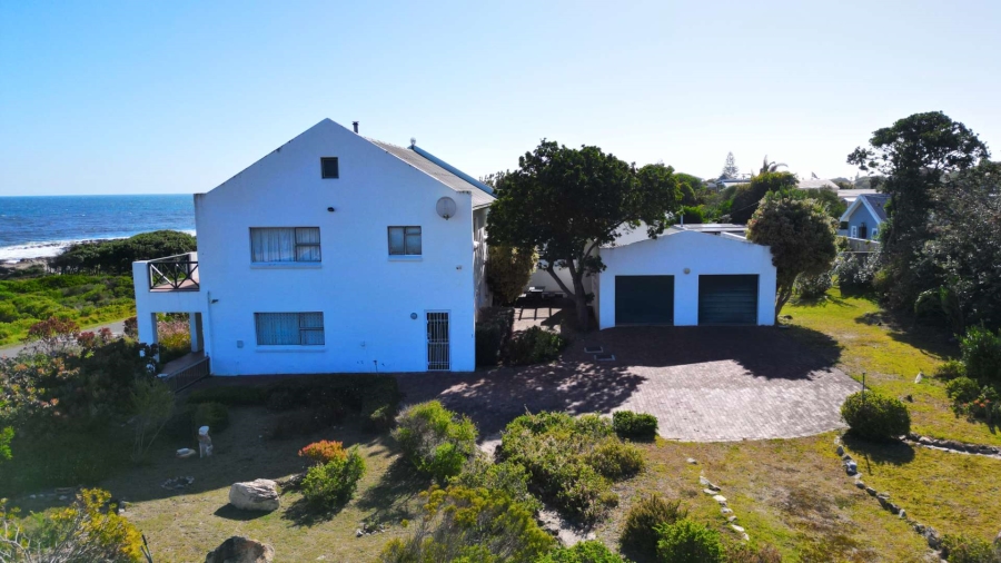 4 Bedroom Property for Sale in Sandbaai Western Cape